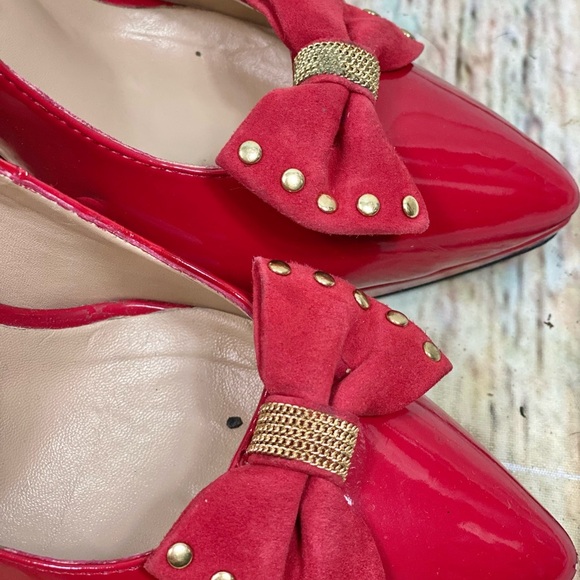 MOSCHINO EUC Red Patent Leather Studded Bow Pumps - Picture 9 of 16